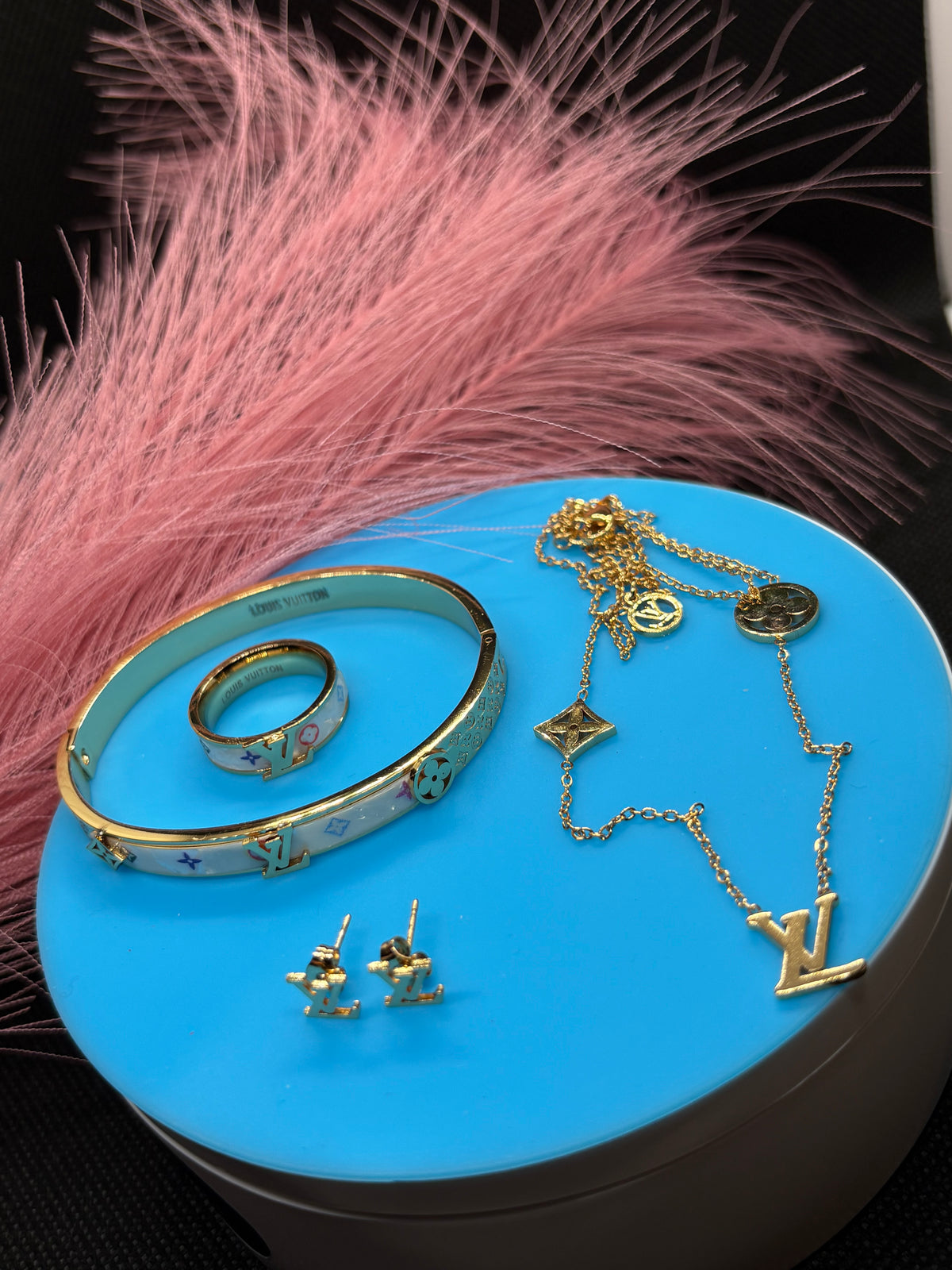 4pcs Lux jewelry