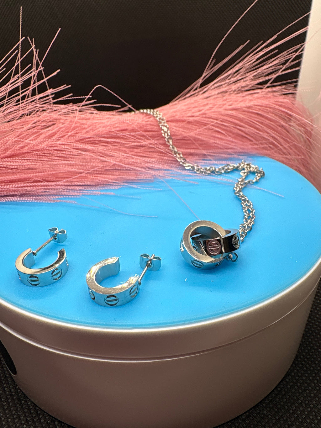 2 Pcs Lux jewelry  Earrings and Necklace