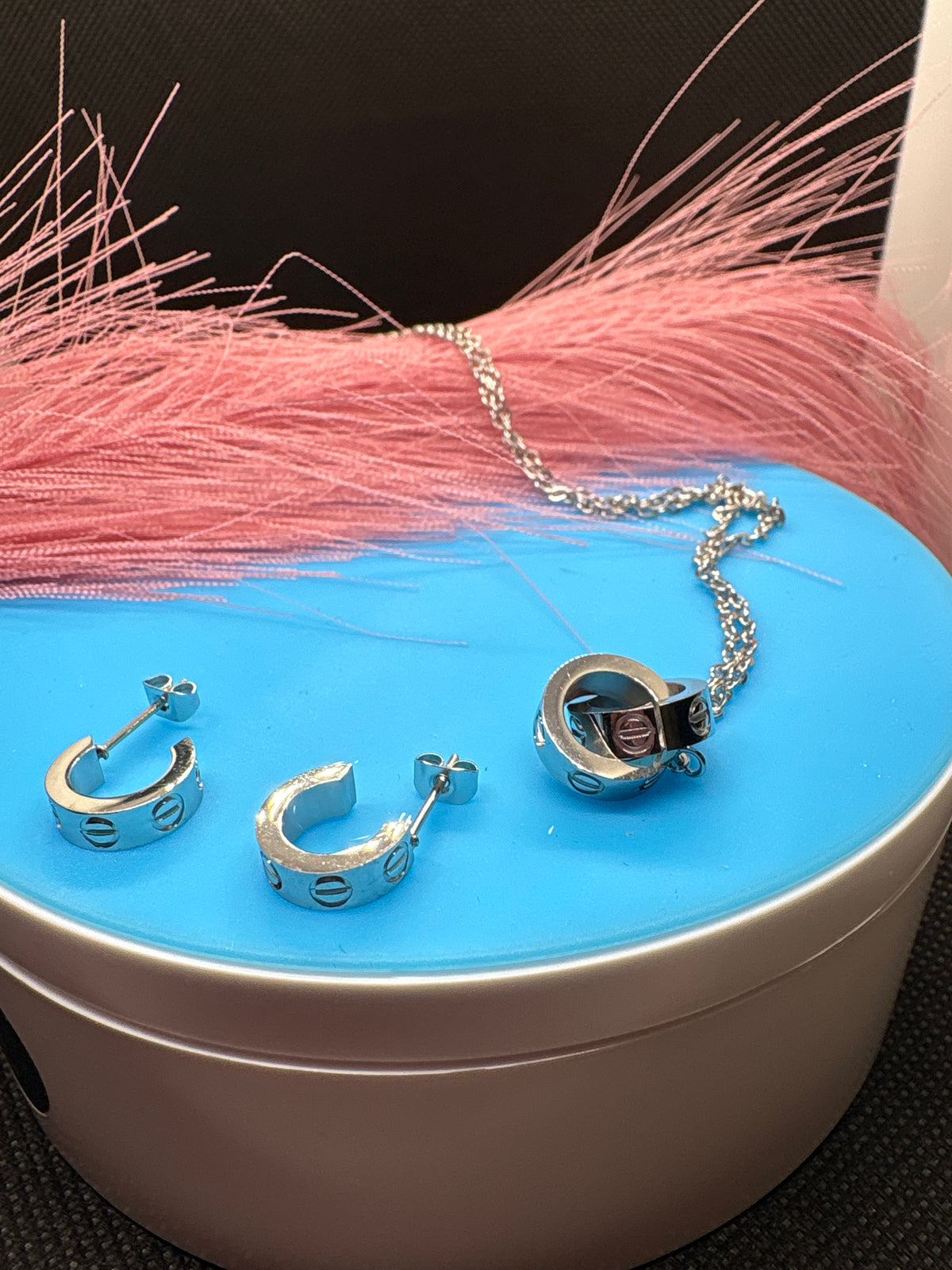 2 Pcs Lux jewelry  Earrings and Necklace