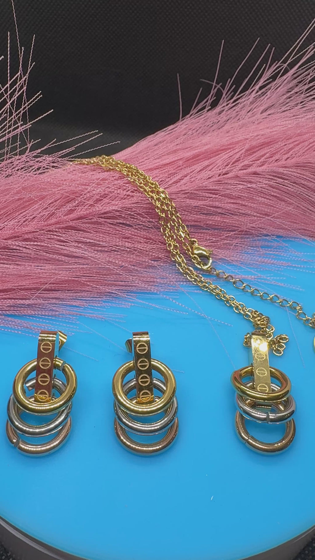 2Pcs Lux jewelry Earrings and Necklace