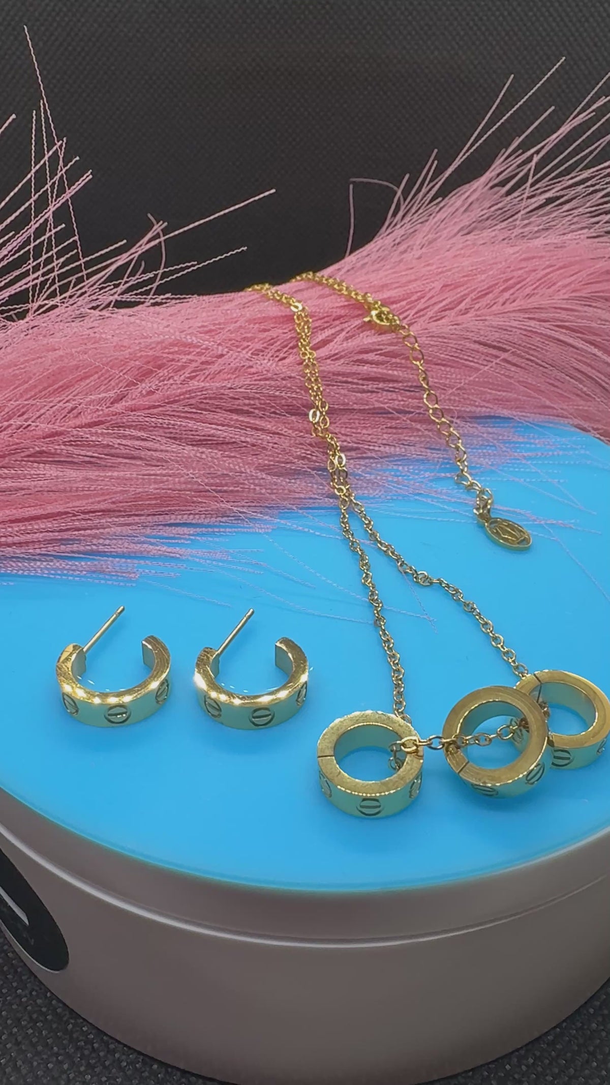 2 Pcs Lux jewelry Earrings and Necklace
