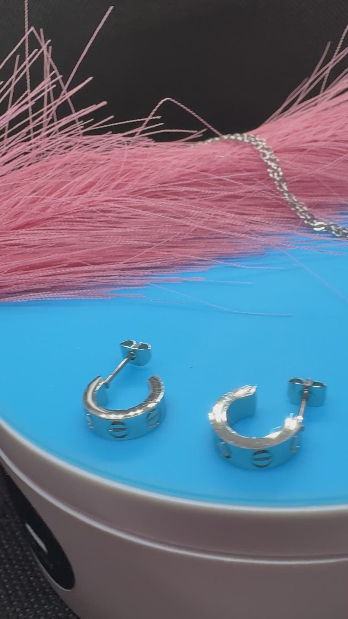 2 Pcs Lux jewelry  Earrings and Necklace
